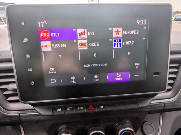 RENAULT Trafic Fg L1H1 3T 2.0 Blue dCi 130ch Grand Confort TVA RECUPERABLE - Miniature 18