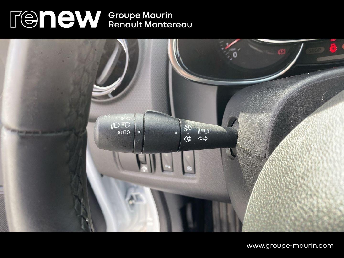 RENAULT Clio 0.9 TCe 90ch energy Intens 5p - Photo 20