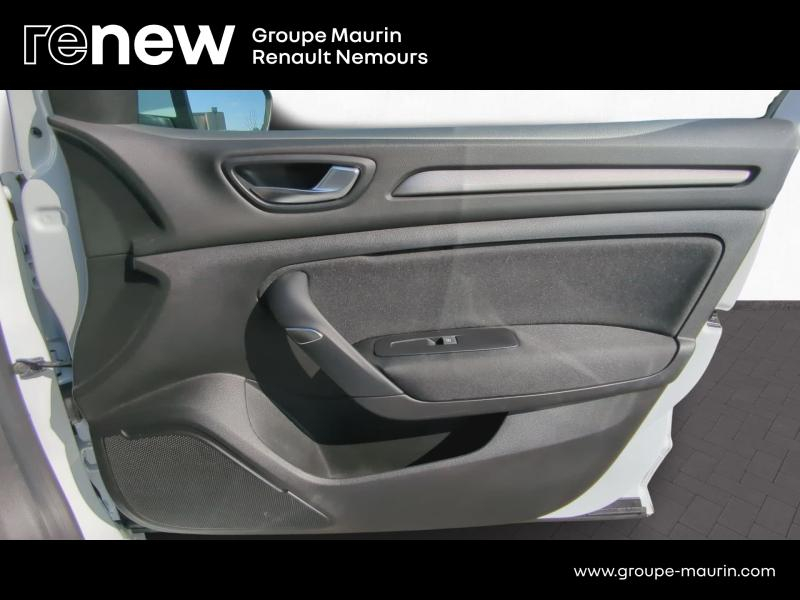 RENAULT Megane d’occasion à vendre à SAINT PIERRE LES NEMOURS chez DPL - SNCA (Photo 13)